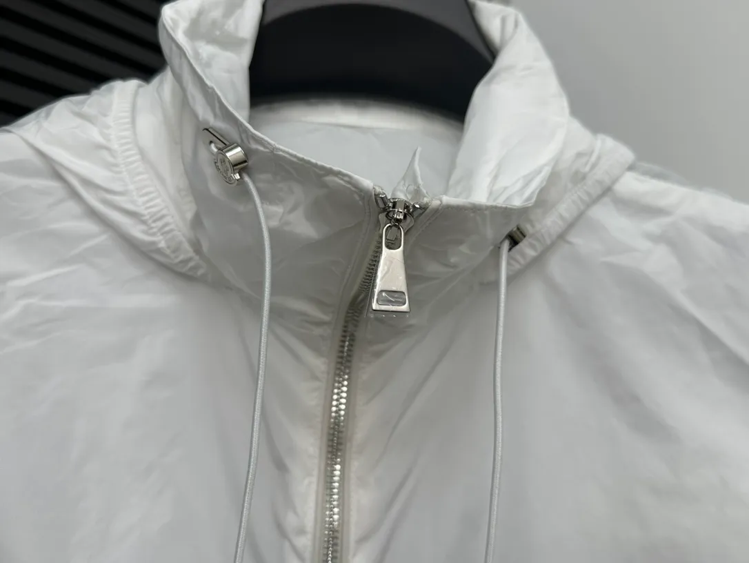【MO*CLER】 24 Enet Breathable！ ， H 。 ！ logo 😍😍 Quality ！ Sizes：0 1 2